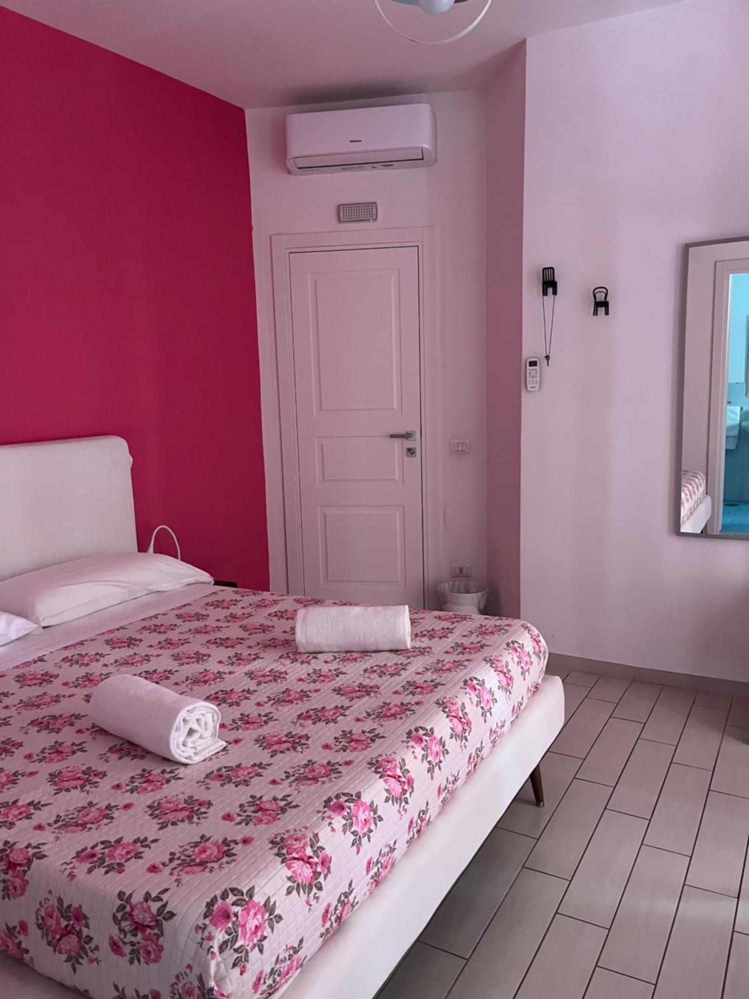 Vomerooms Napoli Eksteriør bilde